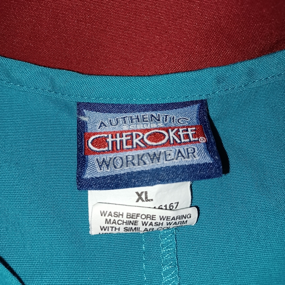 (Turquoise) Scrub Top - Picture 4 of 5